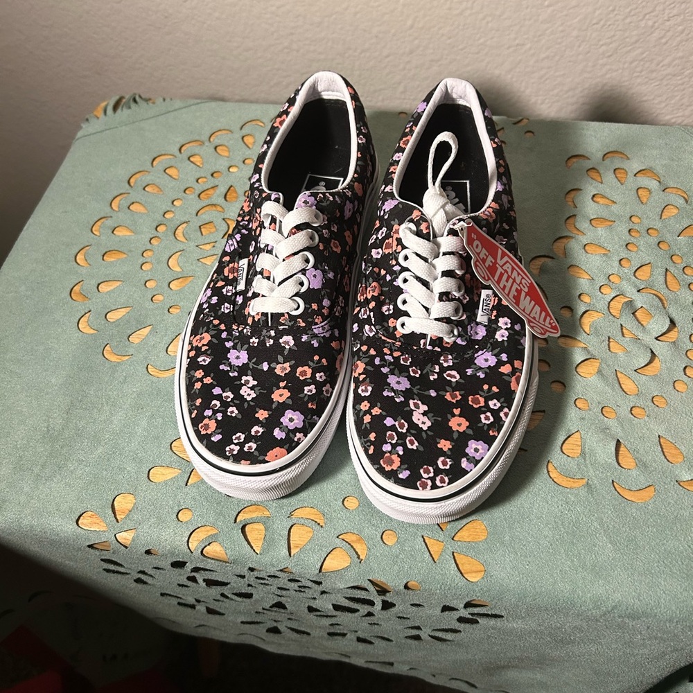 UNISEX Vans off the wall Floral Black Sneakers